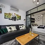 Daire Panda House *