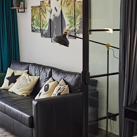 Apartment Panda House *